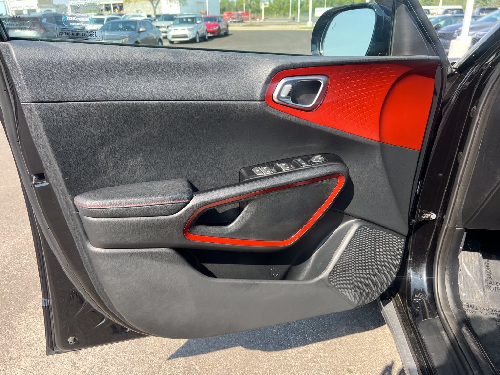Certified 2023 Kia Soul GT-Line FWD image 10