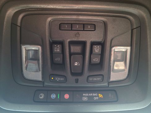 Used 2023 Chevrolet Silverado 2500 High Country w/ Z71 Off-Road Package image 16