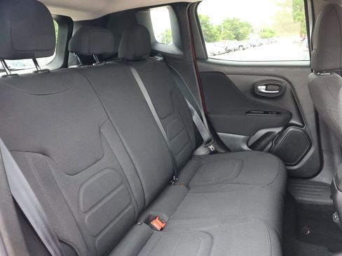 Used 2020 Jeep Renegade Latitude w/ LED Lighting Group FWD image 30