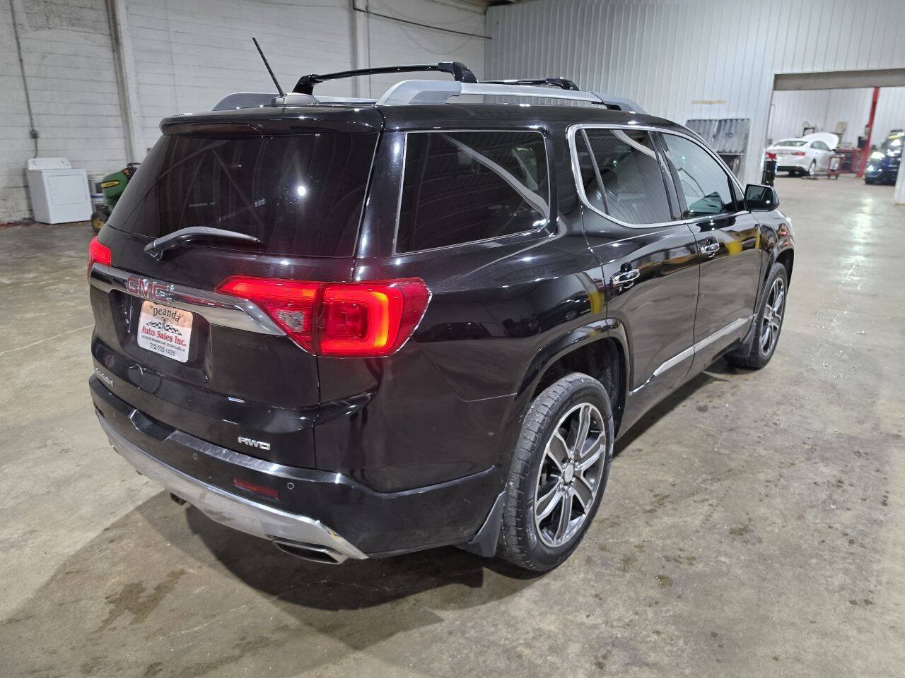 Used 2017 GMC Acadia Denali w/ LPO, Protection Package AWD/4WD image 11