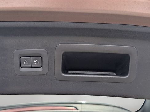 Certified 2025 MAZDA CX-70 Plug-In Hybrid w/ Premium Plus AWD/4WD image 19