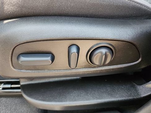 Used 2022 Chevrolet Equinox LT FWD image 16