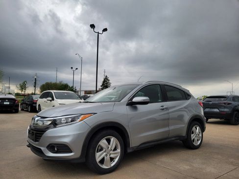 Used 2019 Honda HR-V EX image 3