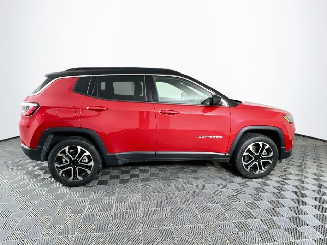 Used 2023 Jeep Compass Limited w/ Sun and Sound Group AWD/4WD image 7