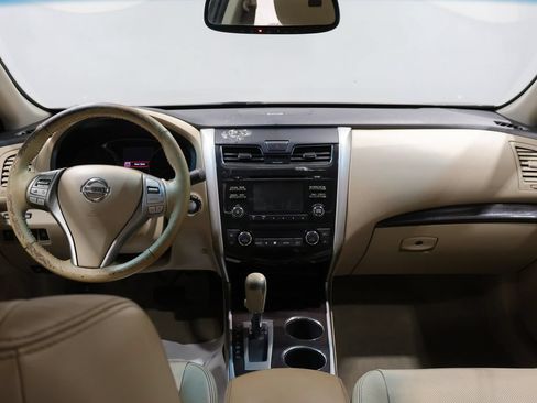 Used 2014 Nissan Altima 2.5 SL w/ Moonroof Package FWD image 18