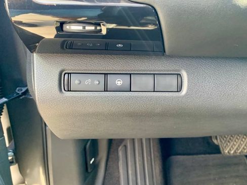 Used 2022 Nissan Pathfinder SV FWD image 27