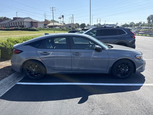 Used 2025 Honda Civic Sport image 11