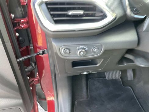 Used 2023 Chevrolet TrailBlazer LT FWD image 18