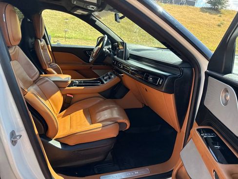 Certified 2023 Lincoln Aviator Black Label w/ Dynamic Handling Package AWD/4WD image 30