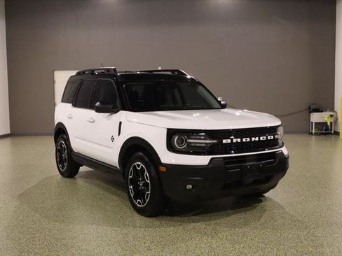 Used 2025 Ford Bronco Sport Outer Banks AWD/4WD image 1