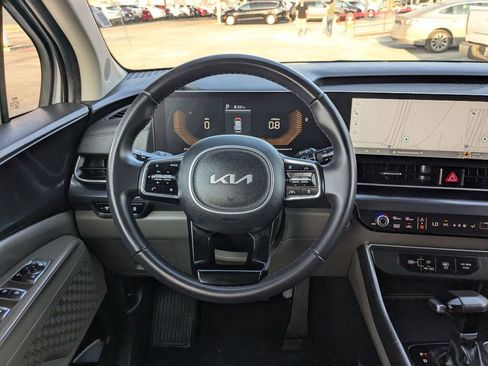 Used 2025 Kia Carnival image 27