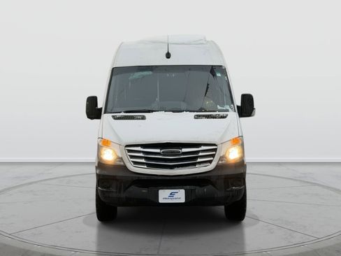 Used 2017 Freightliner Sprinter 2500 image 2
