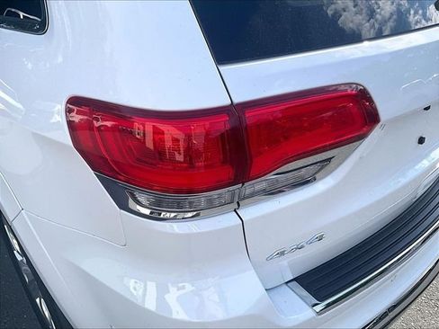 Used 2021 Jeep Grand Cherokee Summit AWD/4WD image 32