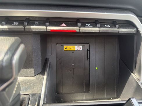 Used 2022 Toyota Tundra Platinum w/ Advanced Package image 20