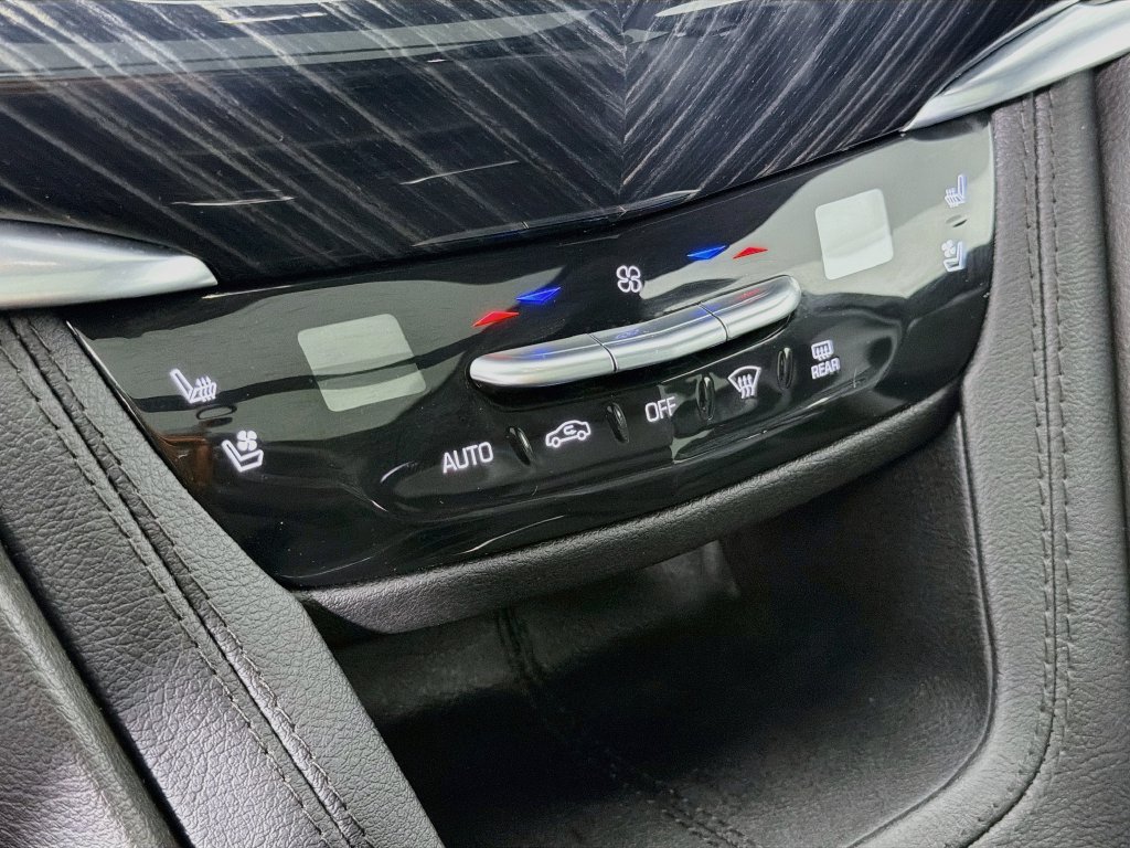 Used 2024 Cadillac XT6 Premium Luxury AWD/4WD image 16