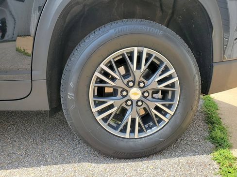 Used 2026 Chevrolet Traverse LT AWD/4WD image 9