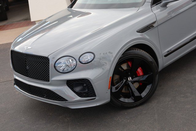 Used 2023 Bentley Bentayga AWD/4WD image 6
