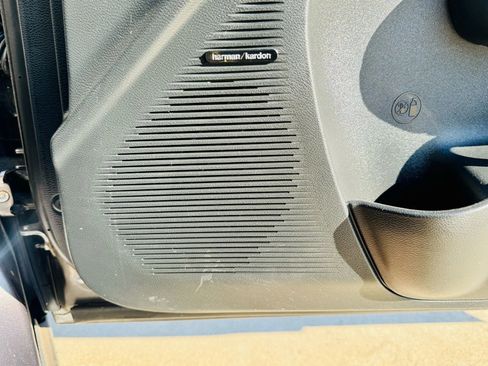 Used 2016 Dodge Challenger SRT w/ Technology Group image 23