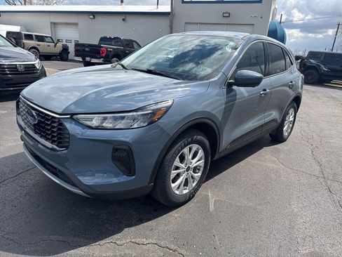 Used 2023 Ford Escape Active w/ Tech Pack #2 AWD/4WD image 13