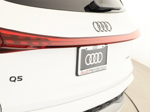 New 2025 Audi Q5 Premium image 29