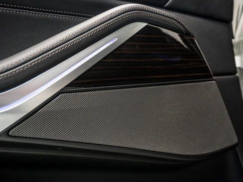 Used 2025 BMW X5 xDrive50e image 11