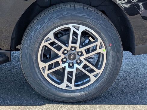 New 2026 Ford Expedition Active image 17