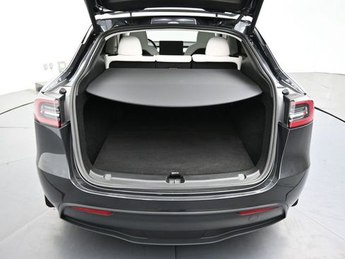 Used 2025 Tesla Model Y Long Range image 14