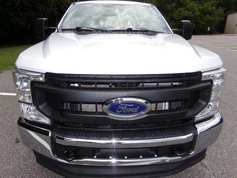 Used 2021 Ford F250 XL w/ Power Equipment Group AWD/4WD image 3