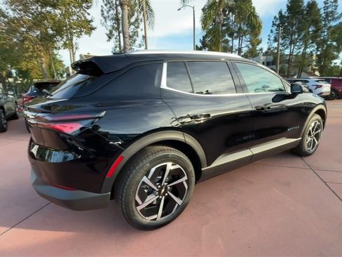 New 2026 Chevrolet Equinox EV LT image 8