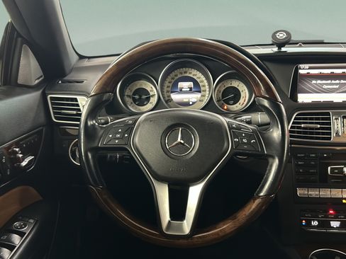 Used 2014 Mercedes-Benz E 550 Cabriolet image 21