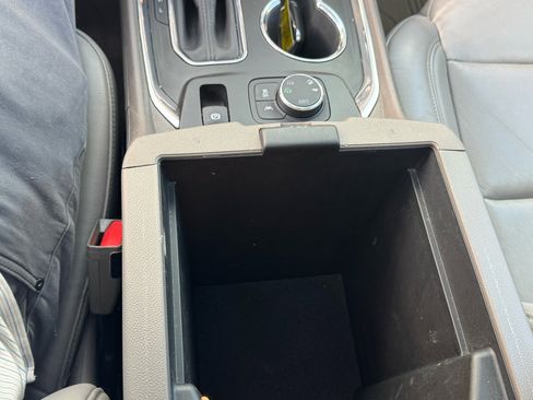 Used 2018 Chevrolet Traverse Premier image 42