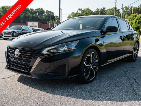 Used 2024 Nissan Altima 2.5 SR FWD image 3