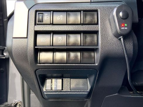 Used 2024 Toyota Tacoma SR5 image 32