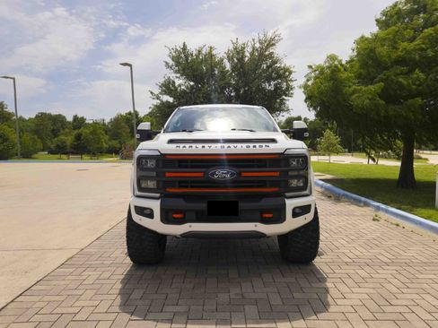Used 2023 Ford F250 Lariat w/ Lariat Ultimate Package AWD/4WD image 3