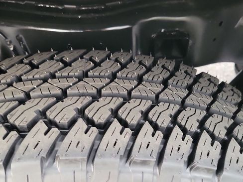 Used 2023 Jeep Gladiator Sport image 23