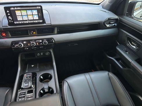 Certified 2024 Honda Pilot TrailSport image 19