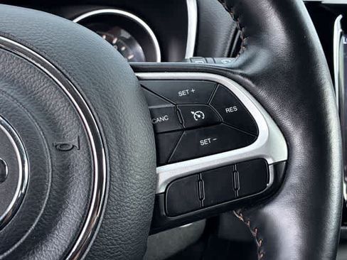 Used 2018 Jeep Compass Limited w/ Navigation Group FWD image 25