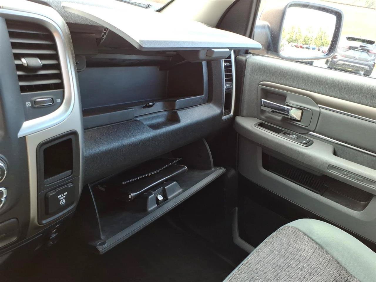 Used 2013 RAM 1500 Classic SLT w/ Big Horn Equipment Group AWD/4WD image 14