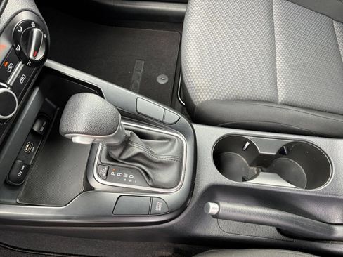 Used 2025 Kia Soul LX w/ LX Technology Package FWD image 34