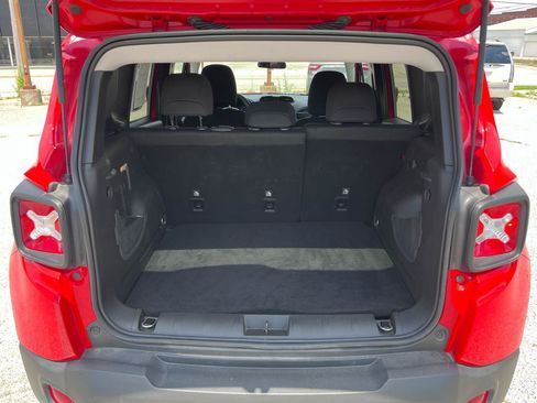 Used 2021 Jeep Renegade Sport FWD image 12