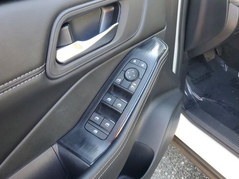 Used 2023 Nissan Rogue SV w/ SV Premium B Package image 17