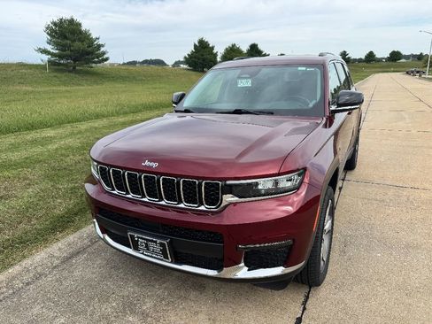Used 2022 Jeep Grand Cherokee L Limited image 2