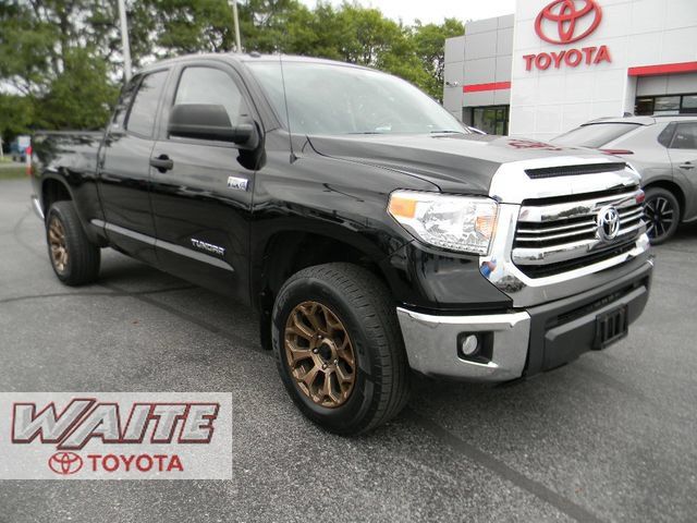 Used 2017 Toyota Tundra SR5 AWD/4WD image 1
