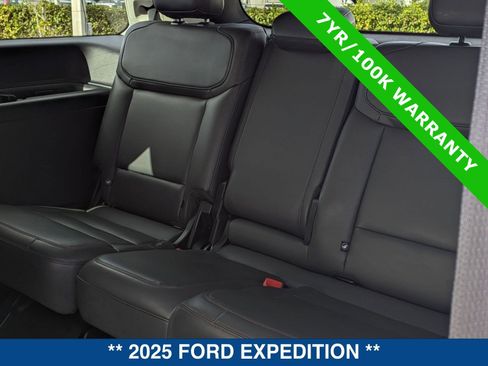 Certified 2025 Ford Expedition Active image 18