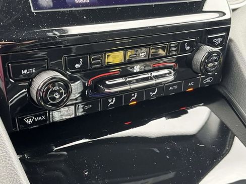 New 2025 Jeep Grand Cherokee L Altitude image 24