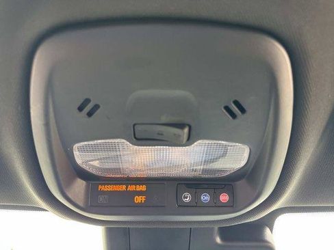 Used 2025 Buick Envista Sport Touring w/ Convenience I Package FWD image 21