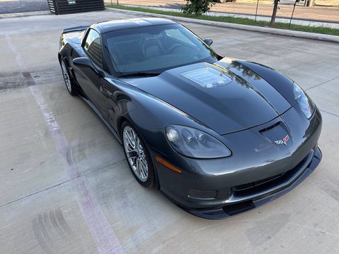 Used 2009 Chevrolet Corvette ZR1 w/ Preferred Equipment Group RWD image 6