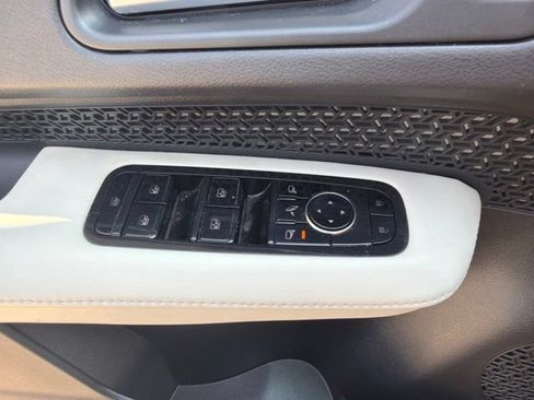 Used 2023 Nissan Ariya FWD image 28