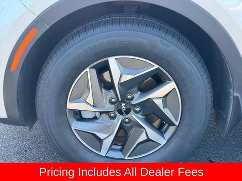 Used 2022 Kia Sorento S FWD image 9