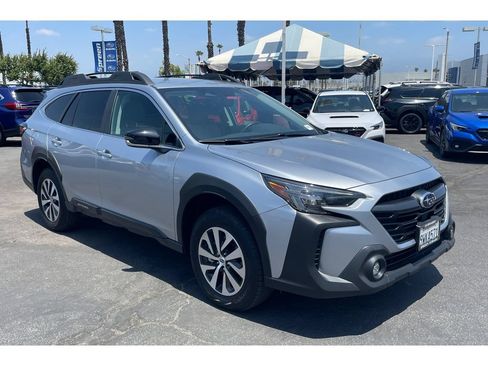 Certified 2025 Subaru Outback Premium AWD/4WD image 8
